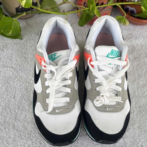 Nike White and Gray Sneakers with Black and Green Highlights - Picture 2 of 8